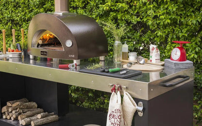 Classic Wood-Fired Compact Outdoor Pizza Oven