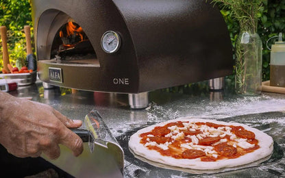 Classic Wood-Fired Compact Outdoor Pizza Oven