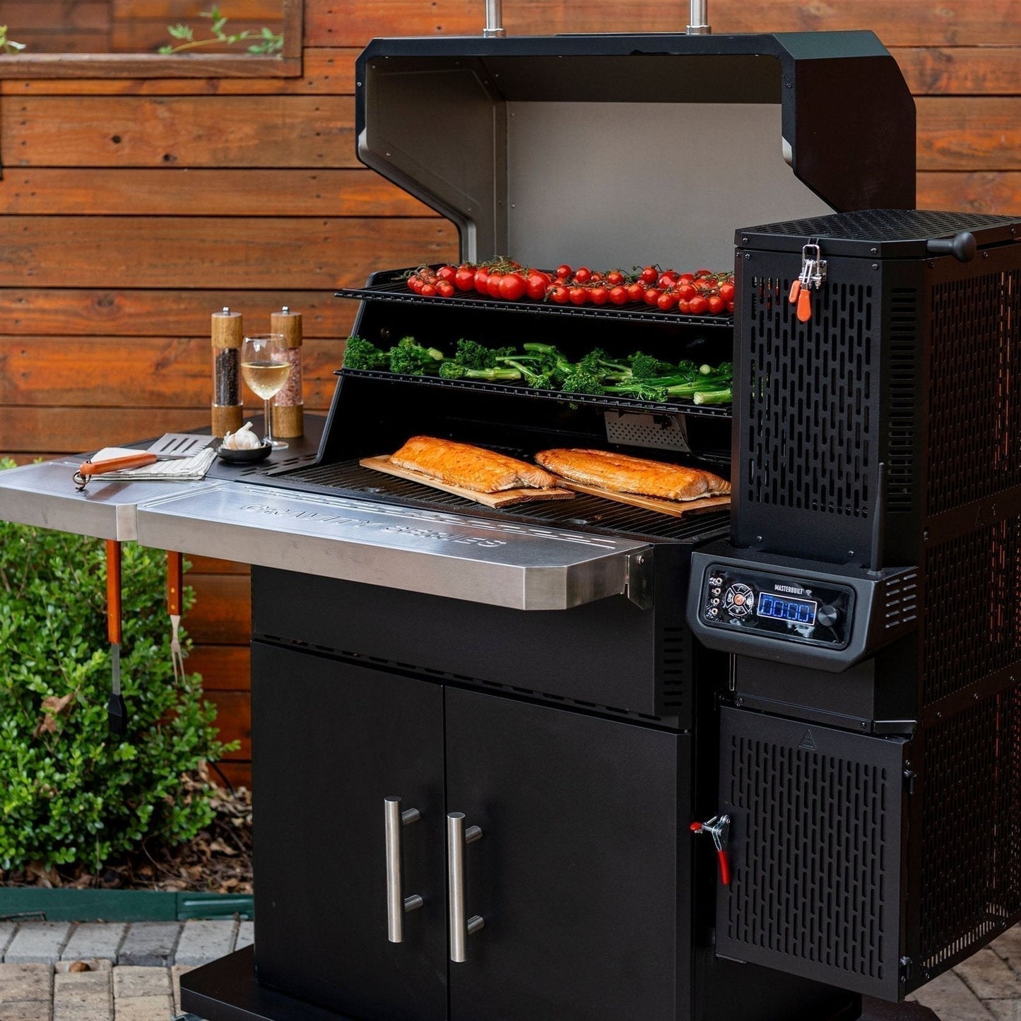 Gravity-Feed 1150 Charcoal BBQ & Smoker Starter Pack